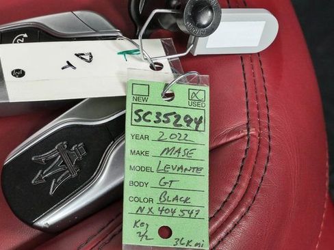 Certified 2022 Maserati Levante GT image 40