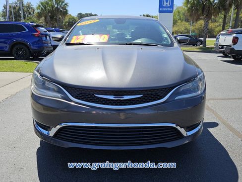 Used 2017 Chrysler 200 Limited Platinum image 8