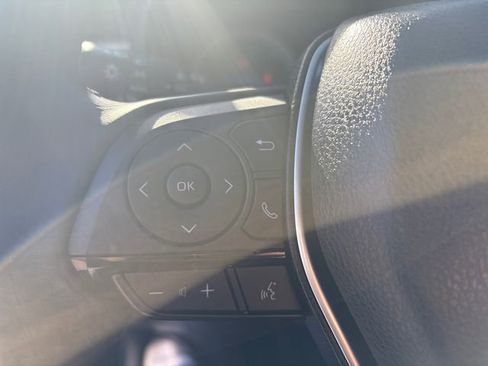 Used 2024 Toyota Venza XLE image 29