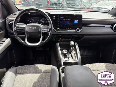 Used 2024 Chevrolet Colorado Z71 AWD/4WD image 12
