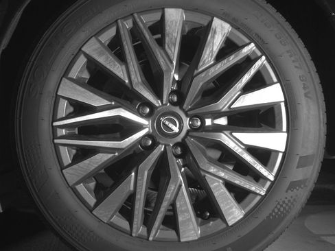 Used 2025 Nissan Altima 2.5 SV image 14