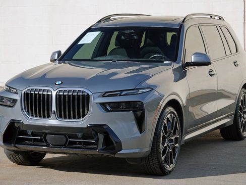 Used 2023 BMW X7 xDrive40i w/ M Sport Package AWD/4WD image 54