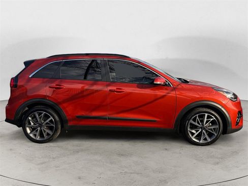 Used 2020 Kia Niro Touring image 5