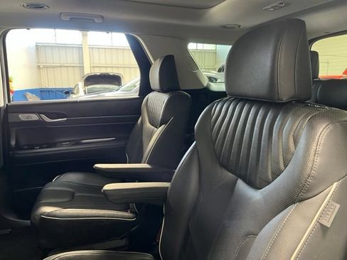 Used 2024 Hyundai Palisade Limited FWD image 19