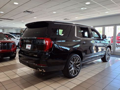 Used 2026 GMC Yukon Denali Ultimate AWD/4WD image 3