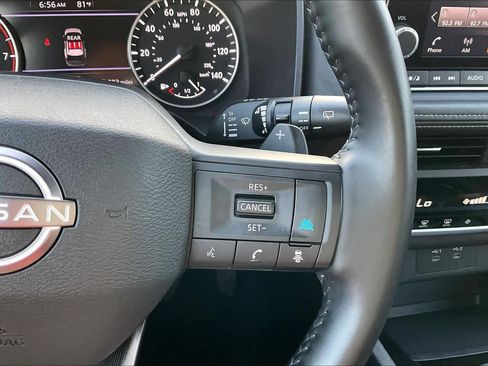 Used 2025 Nissan Rogue SV AWD/4WD image 24