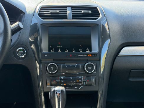 Used 2018 Ford Explorer XLT w/ Equipment Group 202A image 16