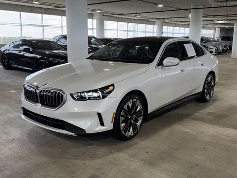 Used 2026 BMW 530i RWD image 4