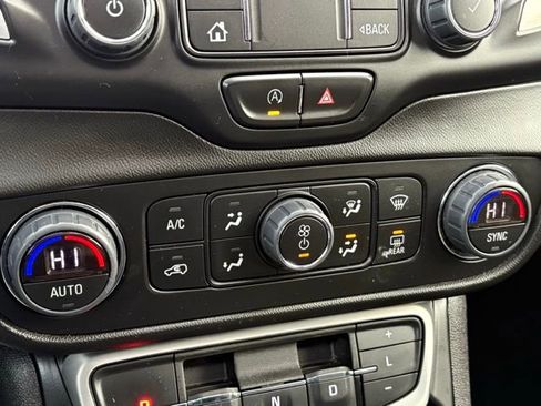 Used 2023 GMC Terrain SLE w/ Driver Convenience Package image 14