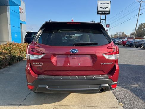 Used 2022 Subaru Forester Limited image 7