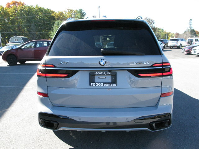 Used 2023 BMW X7 xDrive40i w/ Executive Package AWD/4WD image 5