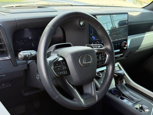 Used 2024 Lexus GX 550 w/ Accessory Package (31) AWD/4WD image 19