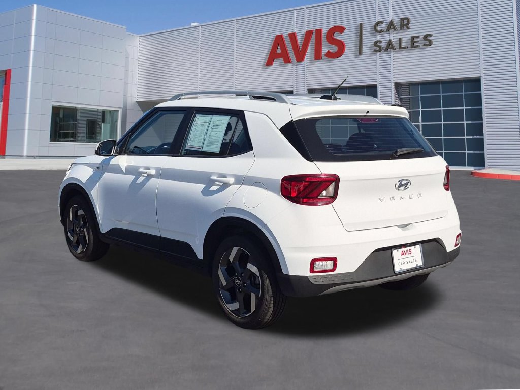 Used 2025 Hyundai Venue SEL FWD image 9