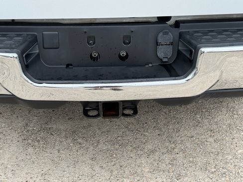 Used 2022 RAM 2500 Tradesman w/ Chrome Appearance Group AWD/4WD image 8