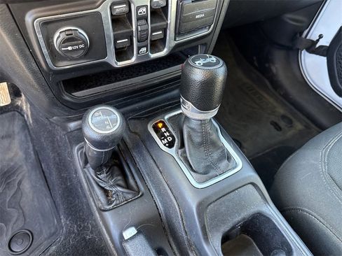 Used 2018 Jeep Wrangler Unlimited Sport S image 19