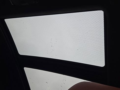 Used 2023 BMW X7 M60i w/ Executive Package image 15