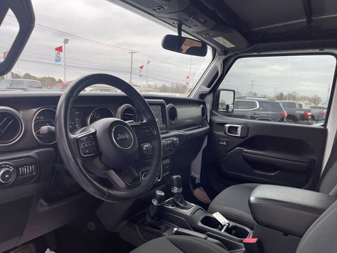 Used 2018 Jeep Wrangler Unlimited Sport S image 19
