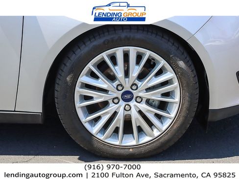 Used 2017 Ford Focus Titanium w/ Titanium Technology Package image 9
