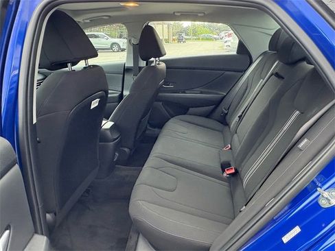 Used 2024 Hyundai Elantra SEL w/ Convenience Package image 10