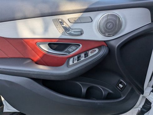 Used 2021 Mercedes-Benz GLC 300 4MATIC image 27