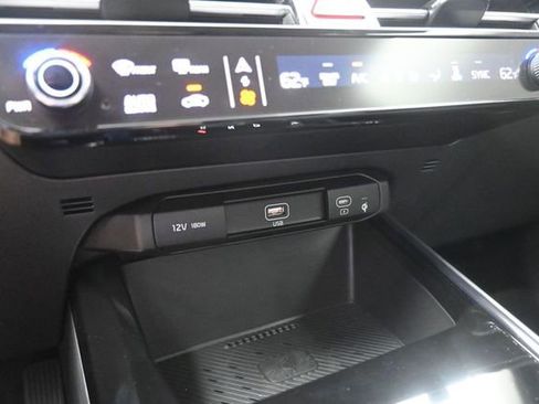 Used 2025 Kia Niro Wind FWD image 12