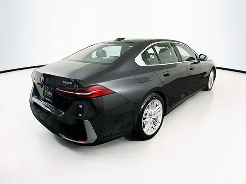 Used 2024 BMW 530i image 9