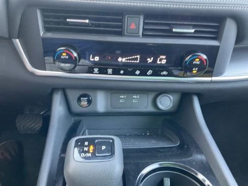 Used 2025 Nissan Rogue SV image 26