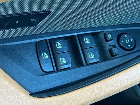 Used 2022 BMW i4 eDrive40 image 11