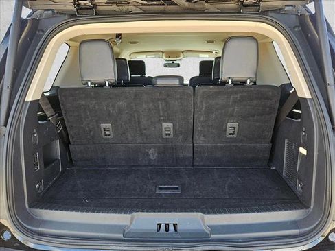 Used 2024 Ford Expedition XLT AWD/4WD image 6