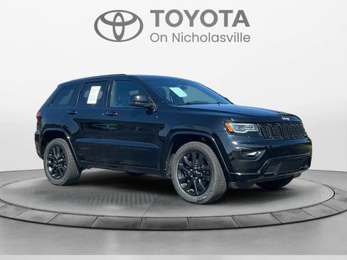 Used 2021 Jeep Grand Cherokee Laredo X AWD/4WD image 7