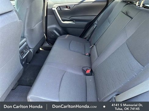 Used 2022 Toyota RAV4 SE image 11