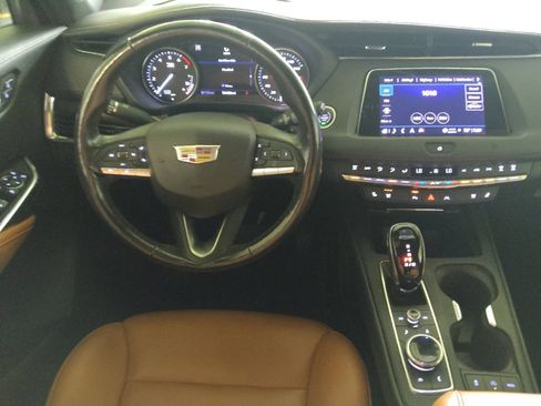 Used 2021 Cadillac XT4 Premium Luxury AWD/4WD image 22