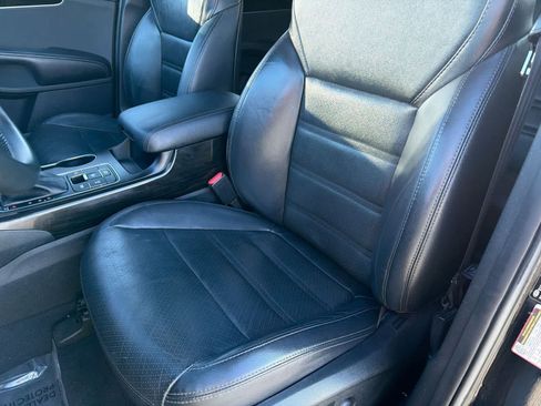 Used 2019 Kia Sorento EX image 17