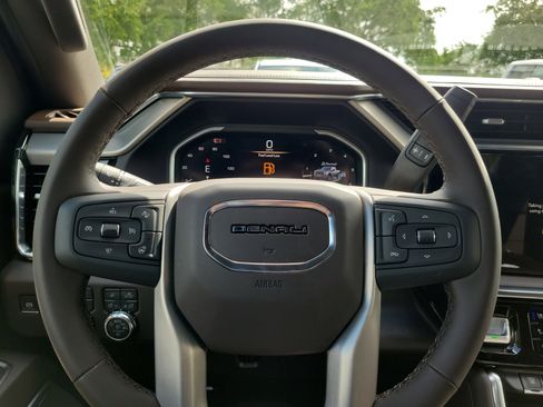 New 2026 GMC Sierra 2500 Denali w/ Denali Reserve Package AWD/4WD image 8