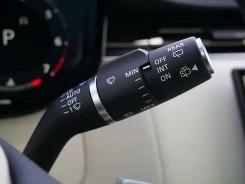 Certified 2023 Land Rover Range Rover SE image 29