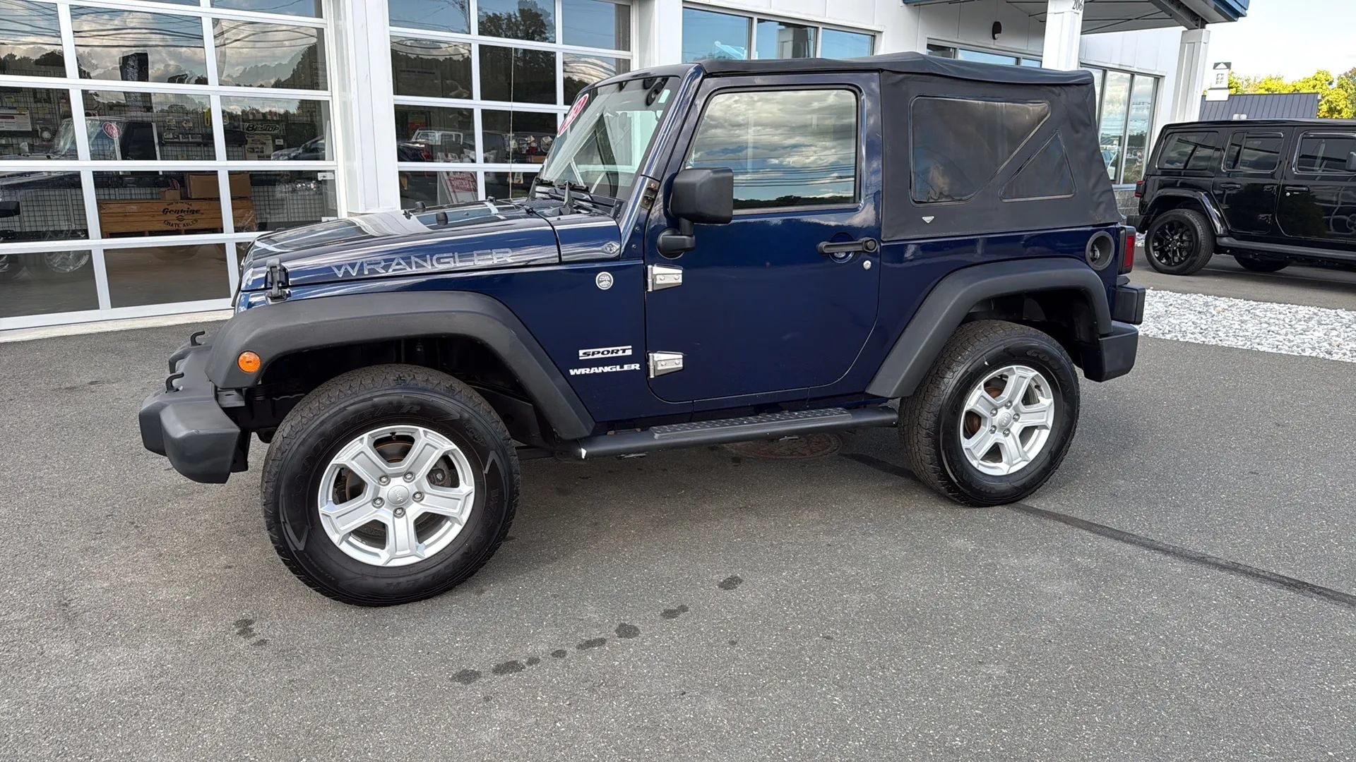 Used 2013 Jeep Wrangler Sport AWD/4WD image 31