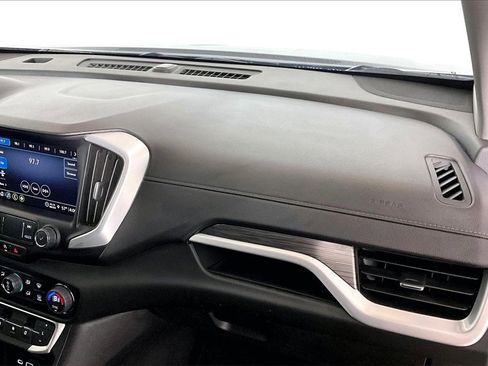 Used 2024 GMC Terrain SLT image 12