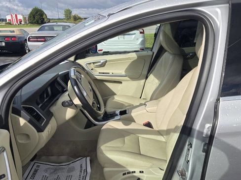 Used 2016 Volvo XC60 T5 Premier image 4