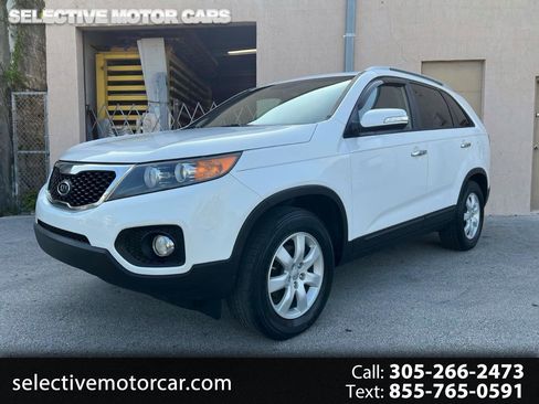 Used 2013 Kia Sorento LX w/ Convenience Pkg FWD image 1