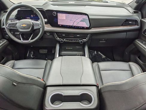 Used 2025 Chevrolet Tahoe Premier RWD image 15