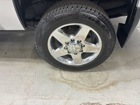 Used 2014 Chevrolet Silverado 2500 LTZ w/ LTZ Plus Package AWD/4WD image 21