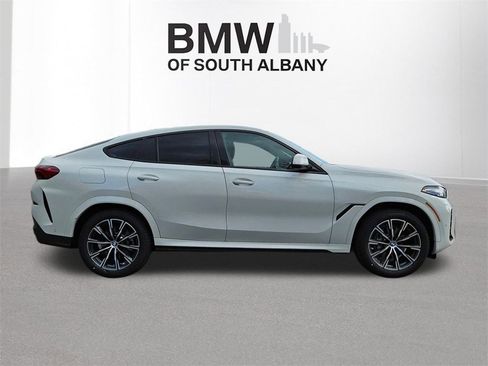 New 2026 BMW X6 xDrive40i w/ Premium Package image 3
