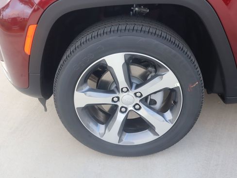 New 2026 Jeep Grand Cherokee Limited AWD/4WD image 19