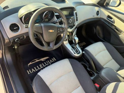 Used 2014 Chevrolet Cruze LS image 15