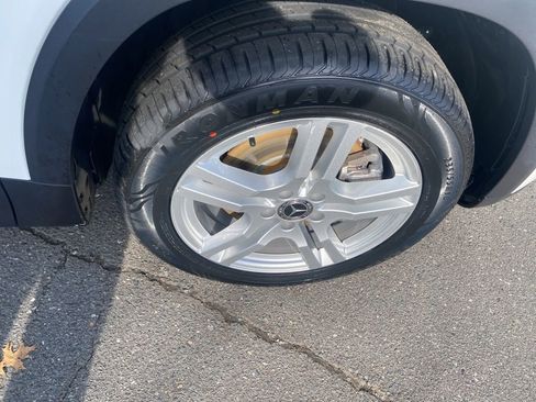 Used 2023 Mercedes-Benz GLB 250 4MATIC image 9