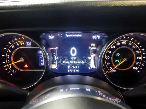 Used 2018 Jeep Wrangler Unlimited Sahara AWD/4WD image 19