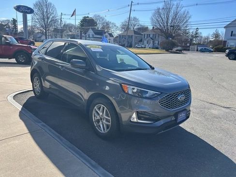 Certified 2023 Ford Edge SEL w/ Convenience Package image 4