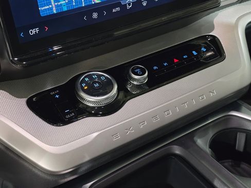 New 2026 Ford Expedition Active image 32