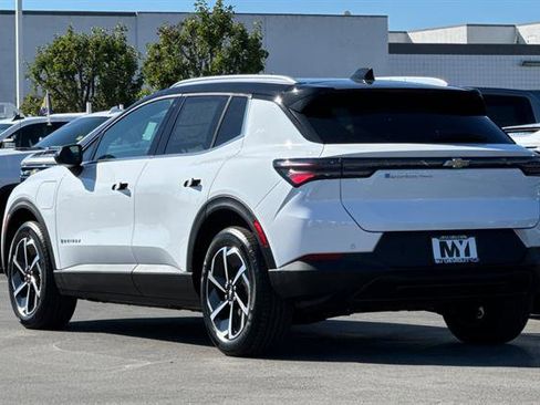 New 2026 Chevrolet Equinox EV LT image 6