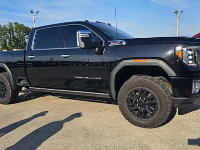 Used 2021 GMC Sierra 2500 Denali w/ Denali Black Diamond Edition